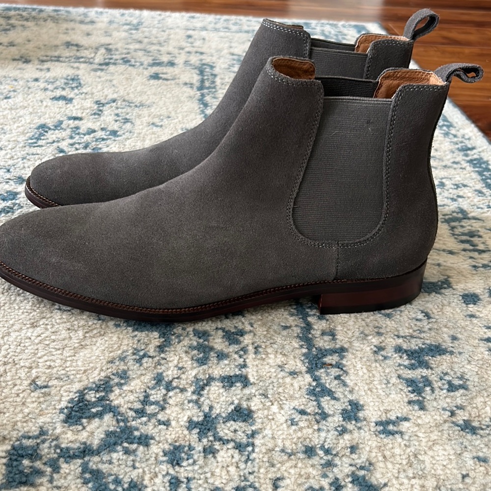 Men’s dress boots; size 11.5. Gray and brand new!!